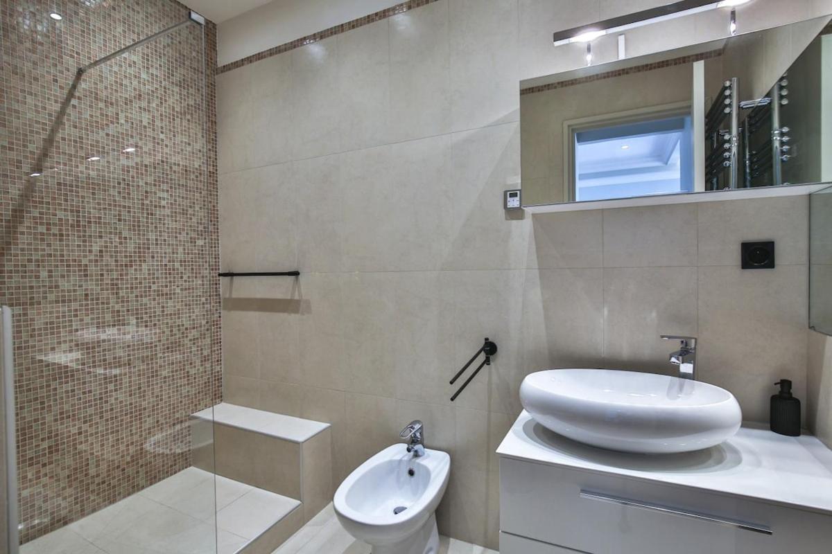 Balcon Vue Coulee Verte. Luxe Plein Coeur De Nizza Kültér fotó